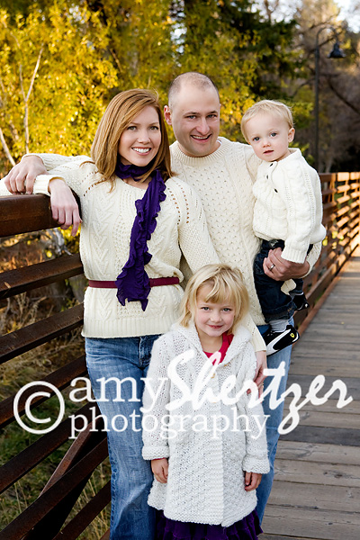 Bozeman family poses in Lindley Park for photograph