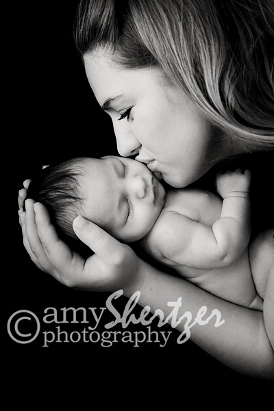 mother and newborn photoshoot